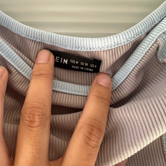 Colorblock Ribbed Crop Top - Picture 2 of 2